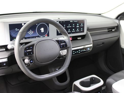 Used 2024 Hyundai Ioniq 5 SE RWD image 23