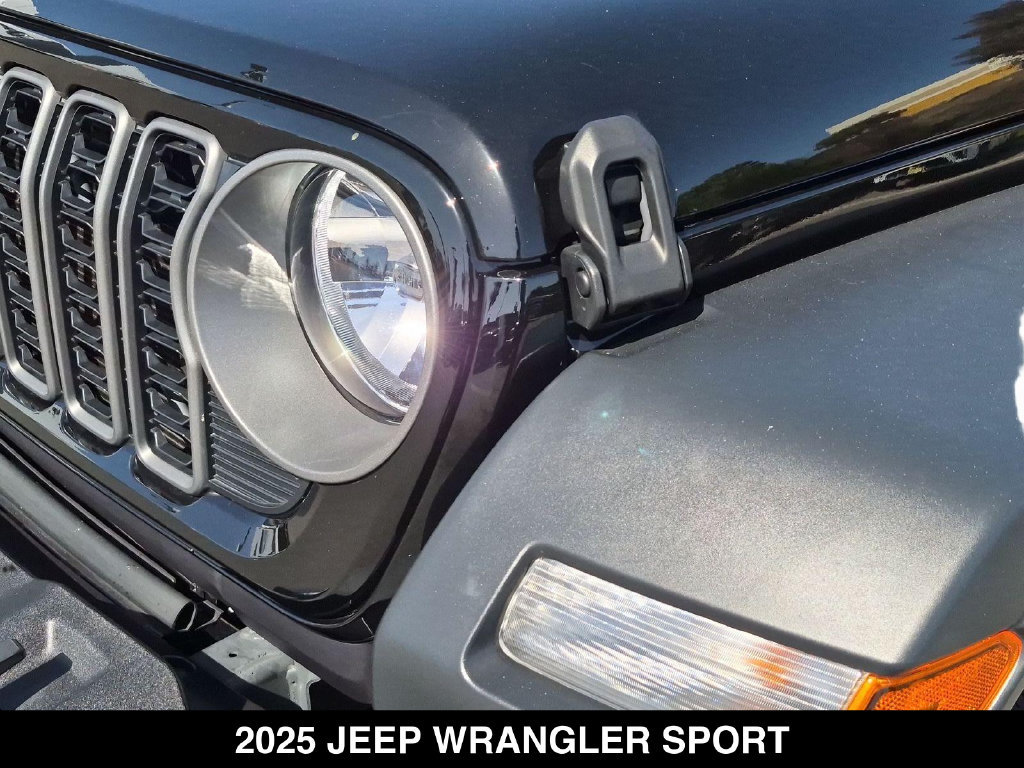 Used 2025 Jeep Wrangler Sport AWD/4WD image 10