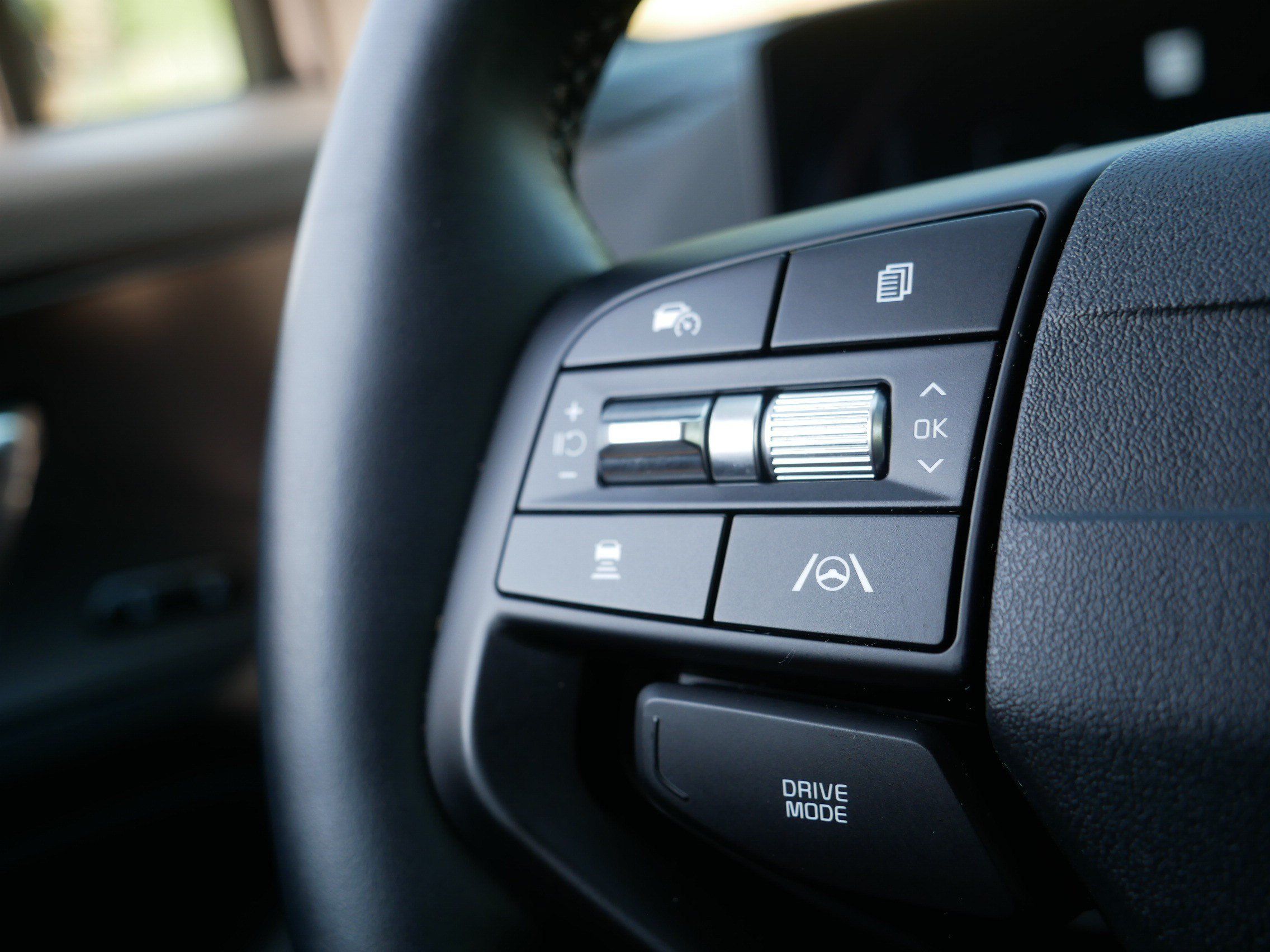 Certified 2026 Kia Sportage SX AWD/4WD image 28