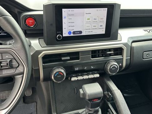 Certified 2024 Toyota Tacoma TRD Off-Road image 17