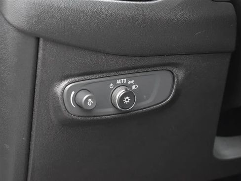 Used 2019 Chevrolet Equinox LT AWD/4WD image 16