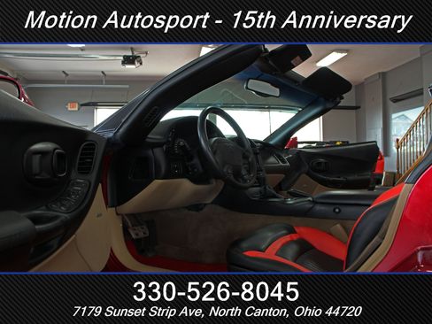 Used 2004 Chevrolet Corvette Convertible w/ Preferred Equipment Group RWD image 20