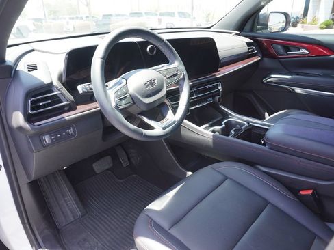 Used 2025 Chevrolet Traverse Z71 w/ Driver Confidence Package AWD/4WD image 13