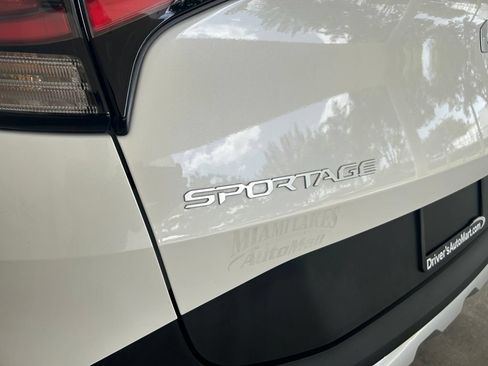 Used 2024 Kia Sportage LX FWD image 16