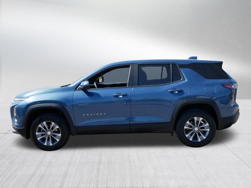 Used 2025 Chevrolet Equinox LT w/ Safety and Technology Package FWD image 4