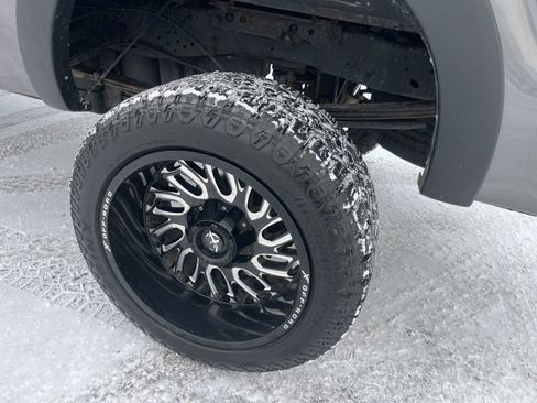 Used 2011 Ford F250 Lariat w/ Lariat Interior Pkg image 8