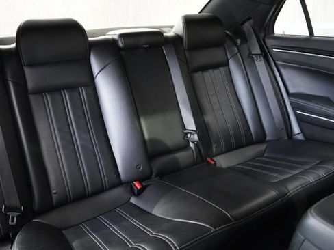 Used 2019 Chrysler 300 S AWD/4WD image 34