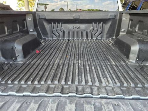 Used 2023 GMC Sierra 1500 SLT AWD/4WD image 22