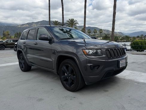 Used 2015 Jeep Grand Cherokee Altitude image 1