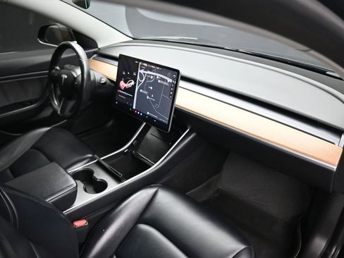 Used 2019 Tesla Model 3 Performance image 43