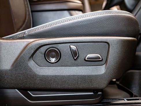 Used 2025 GMC Sierra 1500 Denali w/ Denali Reserve Package image 30