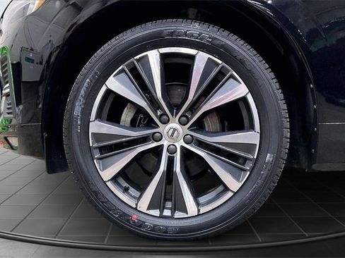 Certified 2022 Volvo XC60 B5 Momentum w/ Climate Package image 10