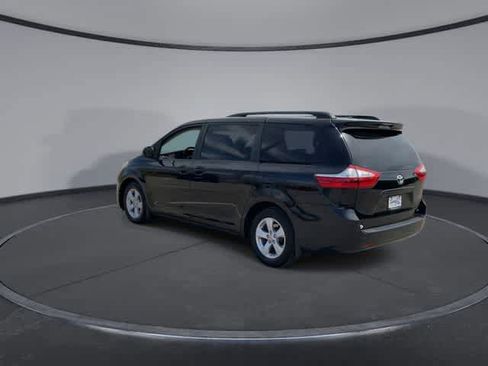 Used 2015 Toyota Sienna LE FWD image 6