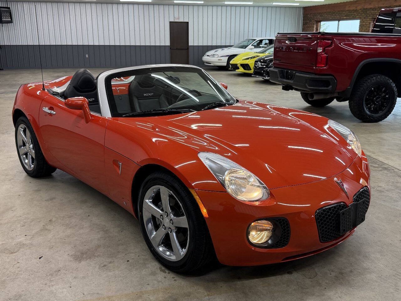 Used 2008 Pontiac Solstice GXP w/ Premium Package RWD image 4