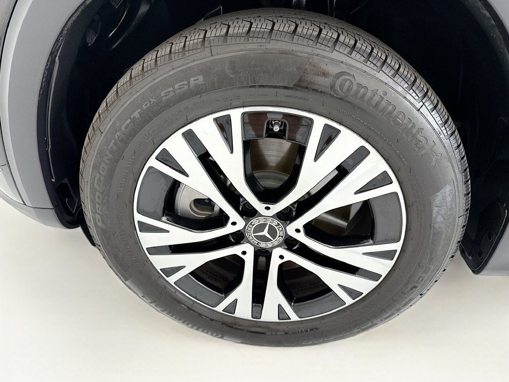Certified 2024 Mercedes-Benz GLB 250 4MATIC image 29