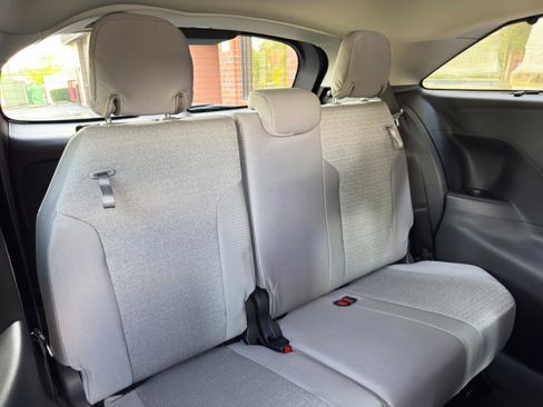 Used 2026 Toyota Sienna LE AWD/4WD image 42