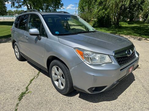 Used 2014 Subaru Forester 2.5i Limited w/ Popular Package #2 AWD/4WD image 4