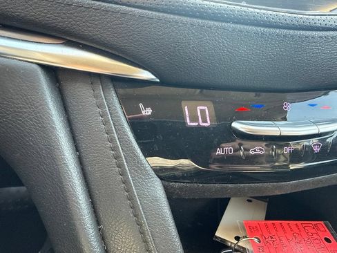 Used 2017 Cadillac XT5 Luxury FWD image 16