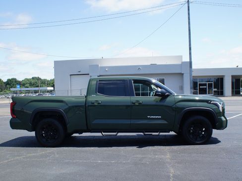 Used 2022 Toyota Tundra SR5 w/ SR5 Premium Package AWD/4WD image 21