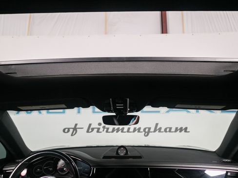 Used 2018 Porsche Panamera 4 image 37