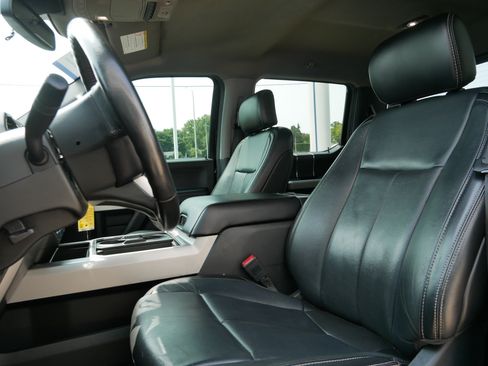 Certified 2020 Ford F450 Lariat w/ Lariat Value Package AWD/4WD image 6