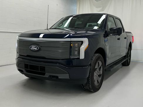 Used 2024 Ford F150 Lightning Pro image 4