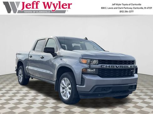 Used 2021 Chevrolet Silverado 1500 Custom image 1