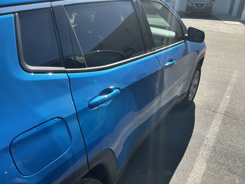 Used 2025 Jeep Compass Latitude AWD/4WD image 9