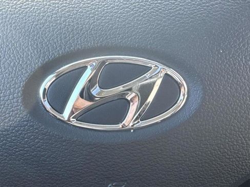 Certified 2024 Hyundai Venue SEL image 35