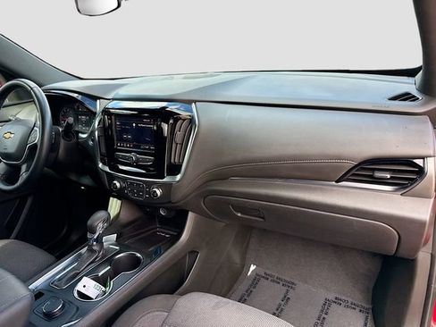 Used 2023 Chevrolet Traverse LT image 28