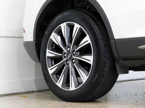 Used 2021 Lincoln Corsair Reserve image 9