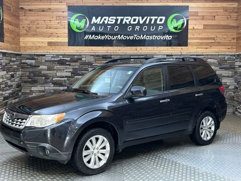 Used 2013 Subaru Forester 2.5X Premium w/ All-Weather Plus Pkg AWD/4WD image 5