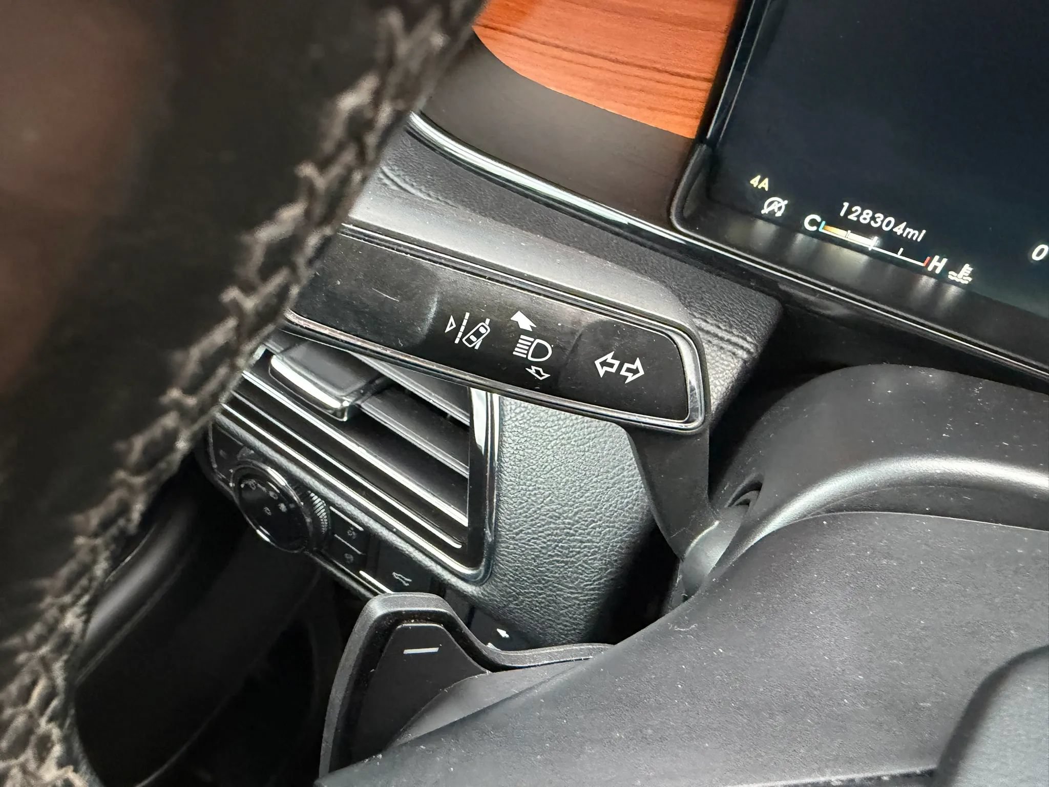 Used 2018 Lincoln Navigator Select w/ Technology Package AWD/4WD image 22