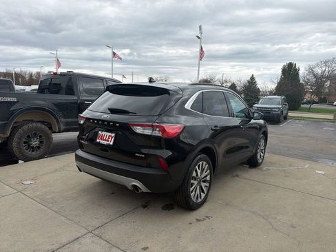 Used 2022 Ford Escape Titanium image 16