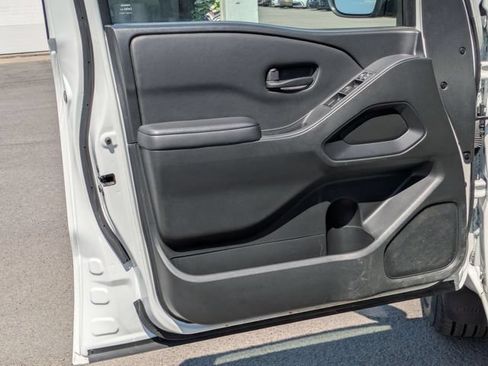 Used 2023 Nissan Frontier S w/ Technology Package AWD/4WD image 6
