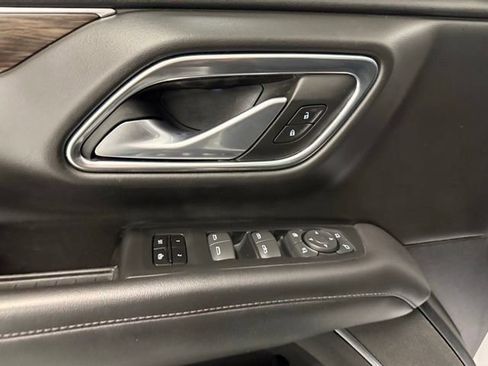 Used 2022 Chevrolet Tahoe Z71 w/ Z71 Off-Road Package AWD/4WD image 14