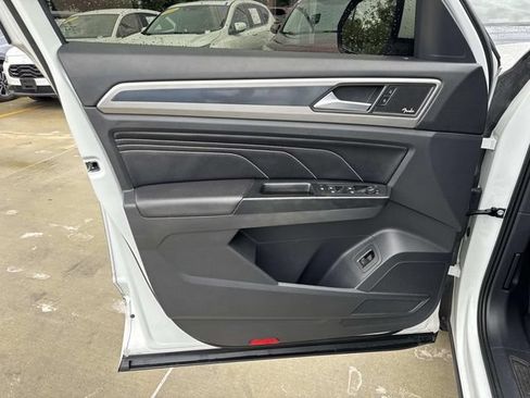 Used 2020 Volkswagen Atlas Cross Sport SEL Premium R-Line AWD/4WD image 19