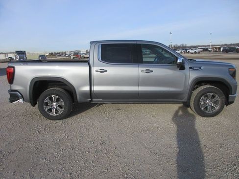 New 2026 GMC Sierra 1500 SLE AWD/4WD image 3