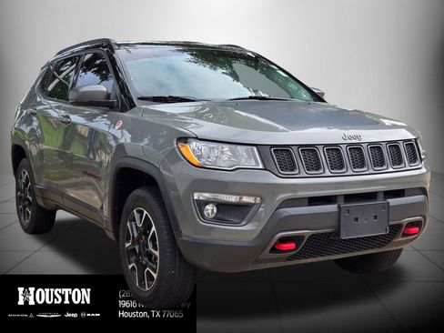 Used 2020 Jeep Compass Trailhawk AWD/4WD image 3
