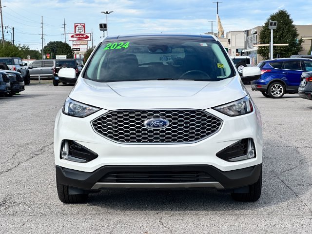 Certified 2024 Ford Edge SEL w/ Convenience Package AWD/4WD image 2