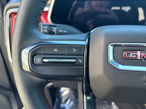 Used 2024 GMC Canyon AT4X image 19