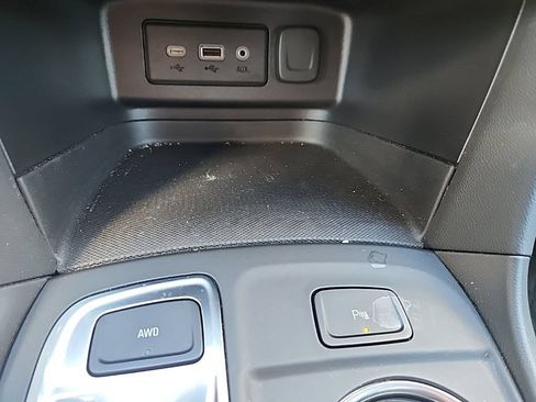 Used 2024 Chevrolet Equinox LT AWD/4WD image 23