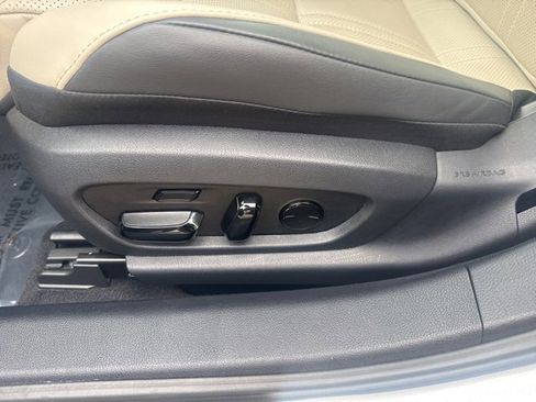 Certified 2025 Lexus ES 300h w/ Accessory Package (Z2) image 15