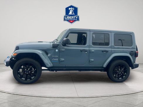 Used 2024 Jeep Wrangler Unlimited Sahara w/ Technology Group AWD/4WD image 4