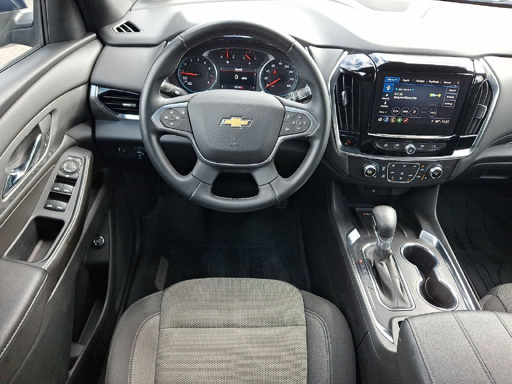 Certified 2023 Chevrolet Traverse LT FWD image 2