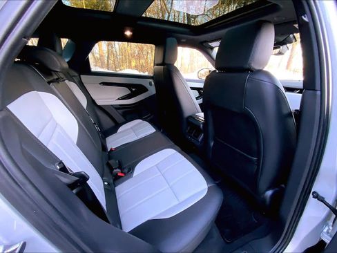 Certified 2026 Land Rover Range Rover Evoque Dynamic SE image 18