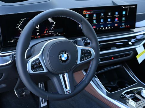 New 2026 BMW X5 M60i image 11