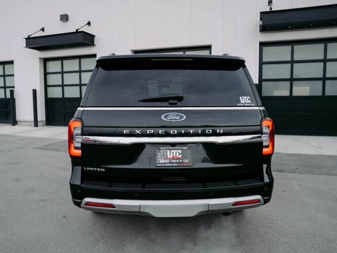 Used 2023 Ford Expedition Limited AWD/4WD image 7
