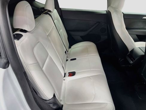 Used 2023 Tesla Model Y Long Range AWD/4WD image 25