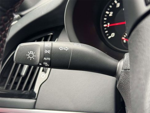 Used 2018 Kia Stinger GT2 image 18